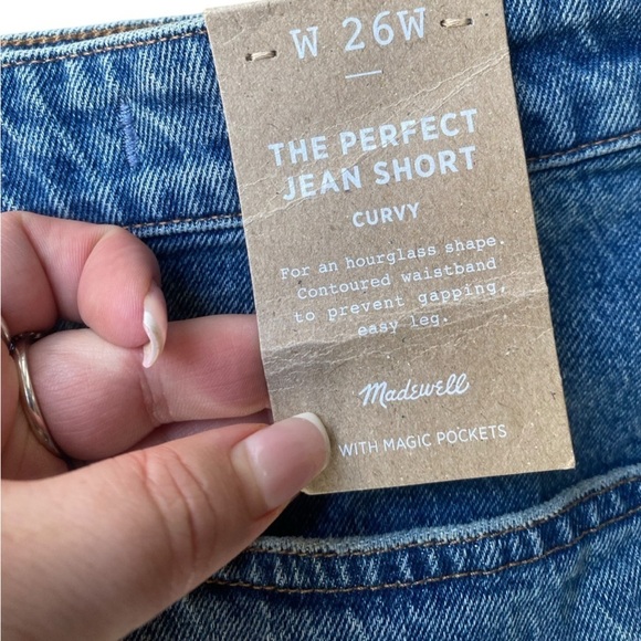 Madewell The Perfect Short Curvy | Size: 26Wide - Picture 8 of 8